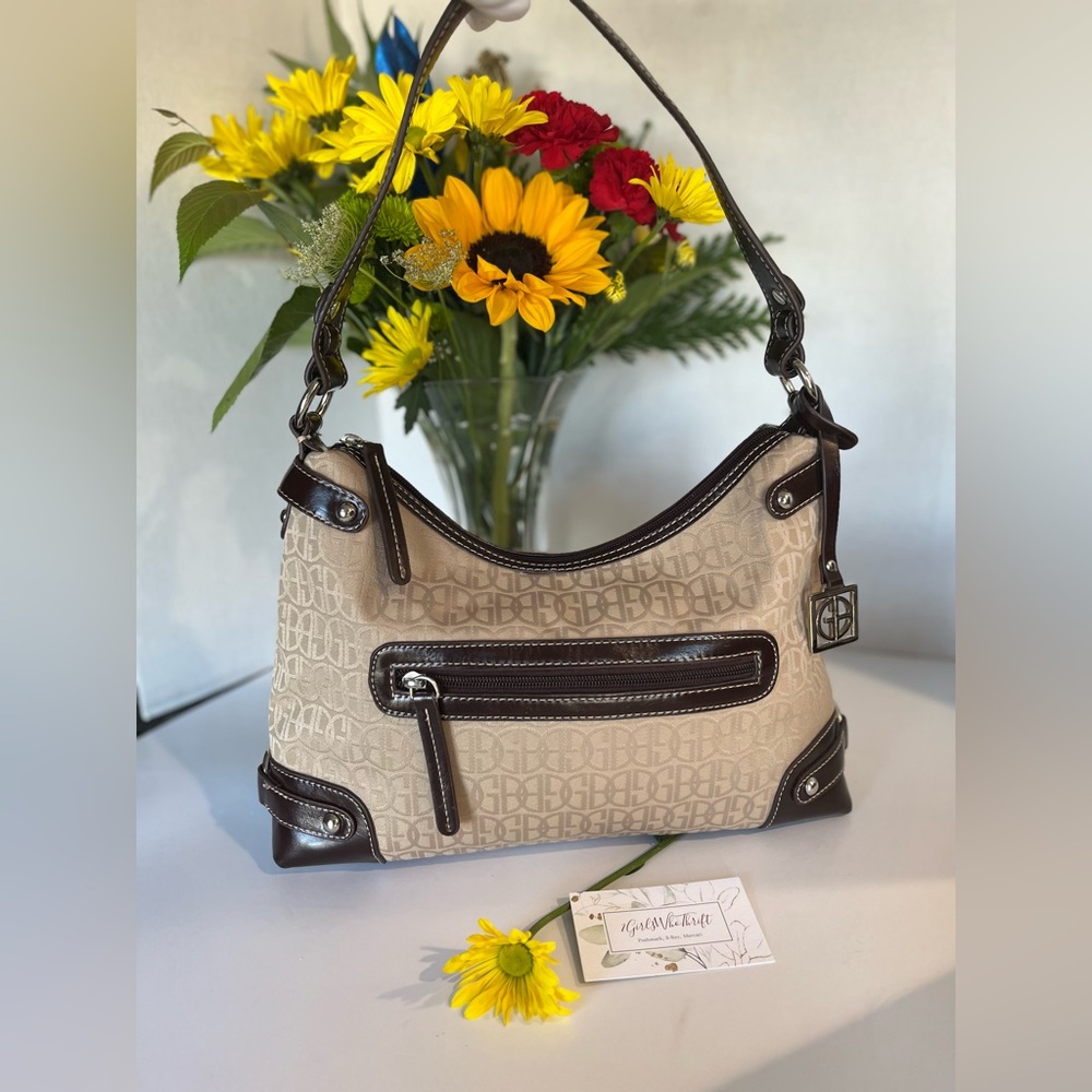 GIANI BERNINI Signature Shoulder Bag Beige Purse Brown Trim Silver Hardware Logo